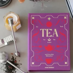 Tee Set im Aufbewahrungsbuch 3-teilig – Teezange, Tee-Ei & Honiglöffel
