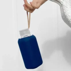 Trinkflasche Glas/Silikonhülle 0,6 l, navy (dunkelblau)