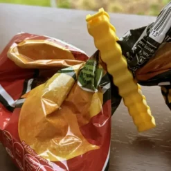 Tütenclip / Klammer Pommes Frites, 12 Stück mit magnetischer Box