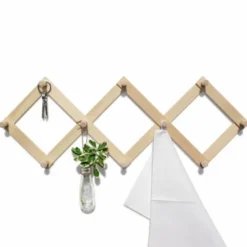Wandgarderobe Lia - ausziehbare Holzgarderobe mit 10 Haken