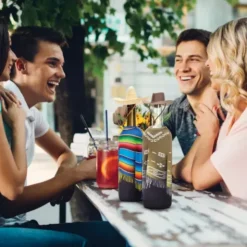 Wein-Geschenkset DESPERADOS 4-teilig – 2 Weinstöpsel & 2 Flaschenhüllen