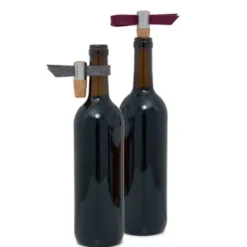 Weinstöpsel aus Kork & Edelstahl – Tropfenfänger-Filz in anthrazit + aubergine